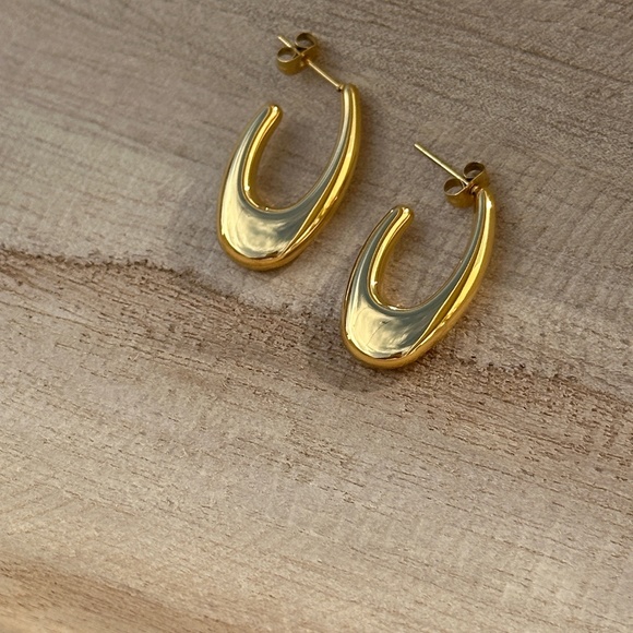*SALE TODAY ONLY* Bellamy 18K Gold Plated Earrings - Picture 2 of 4